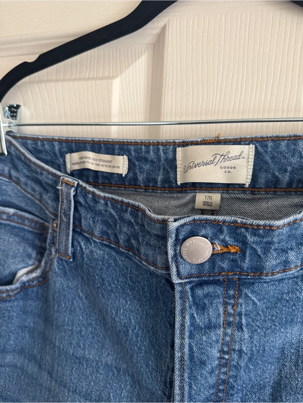 High-Rise 90s Straight Jeans in Medium Wash | Universal Thread, Size 17R - Picture 4 of 6